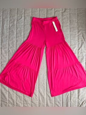 NWT  Pink Boho Love Nation Flare Tiered Extra Wide Leg Pants Women’s M Stretchy